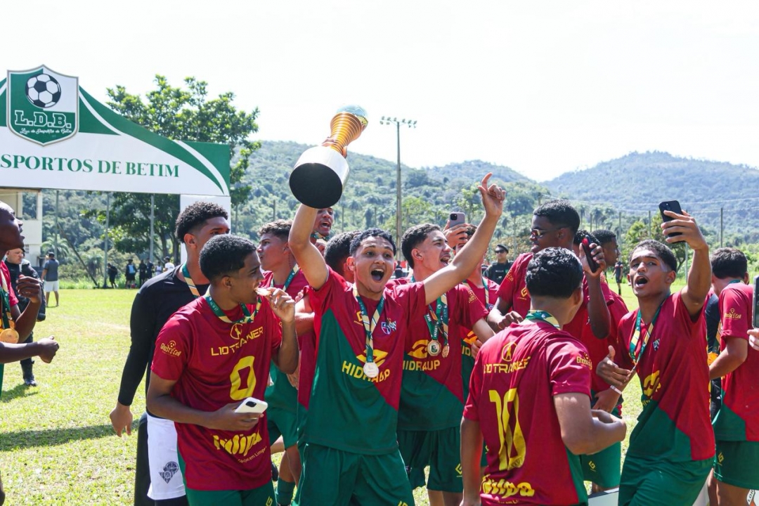 Leopoldinense conquista o t�tulo do Campeonato Betinense Sub-17 nos p�naltis