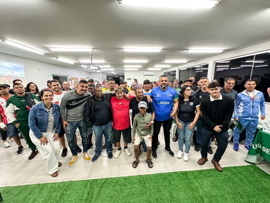 Arbitral da S�rie C marca entrega de 42 kits esportivos para os 42 clubes filiados do Campeonato Betinense