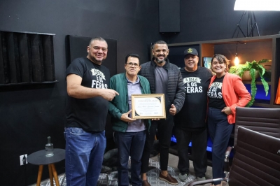 Presidente Beto Santana participa do podcast A Bela e os Feras e destaca projetos e o fortalecimento do futebol amador de Betim